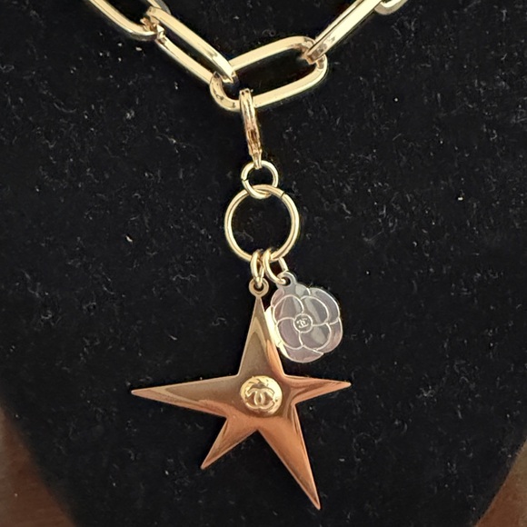 CHANEL Jewelry - New CHANEL Limited Edition Camellia OR Star Charm on Clover 16” paperclip chain